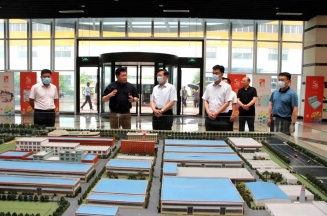 省市场监管局局长侯成君一行来m88官网集团调研