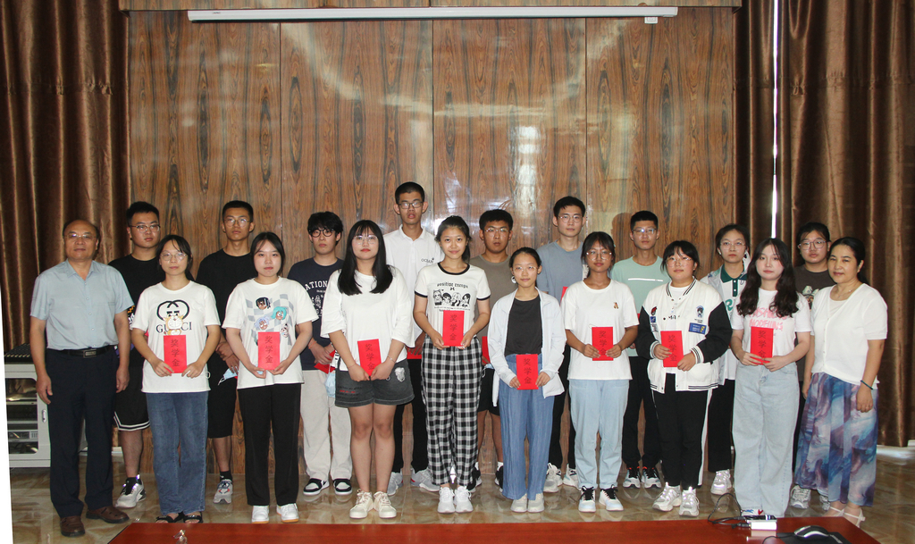 m88官网集团举行2022年职工子女高考奖学金发放仪式