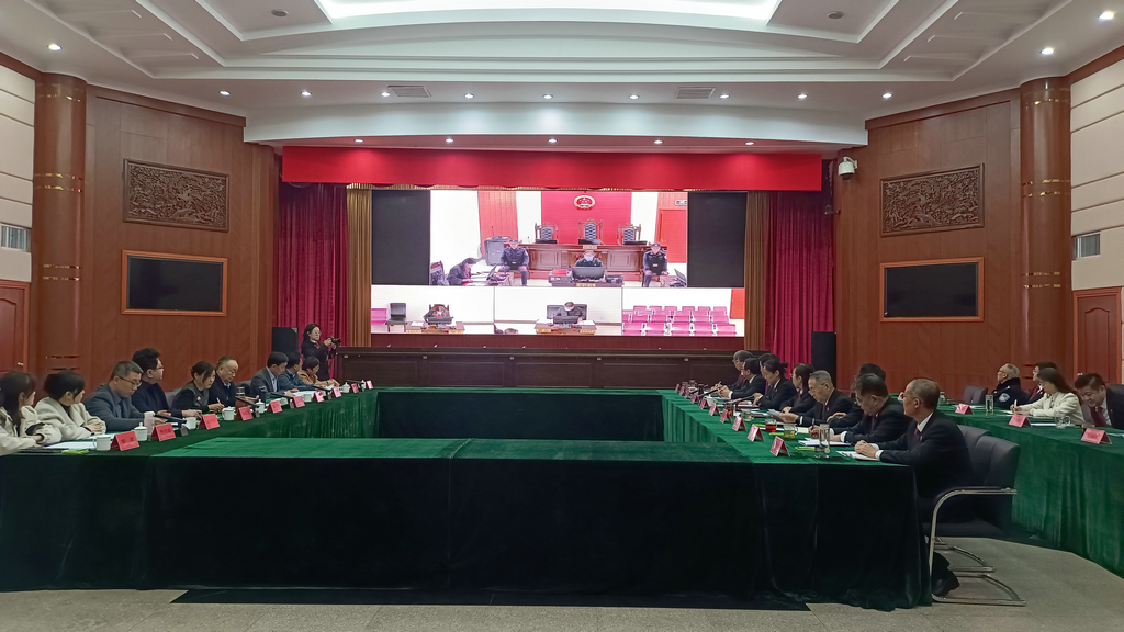 20241212m88官网集团总裁林成彬应邀参加日照市中级人民法院特邀监督员座谈会1